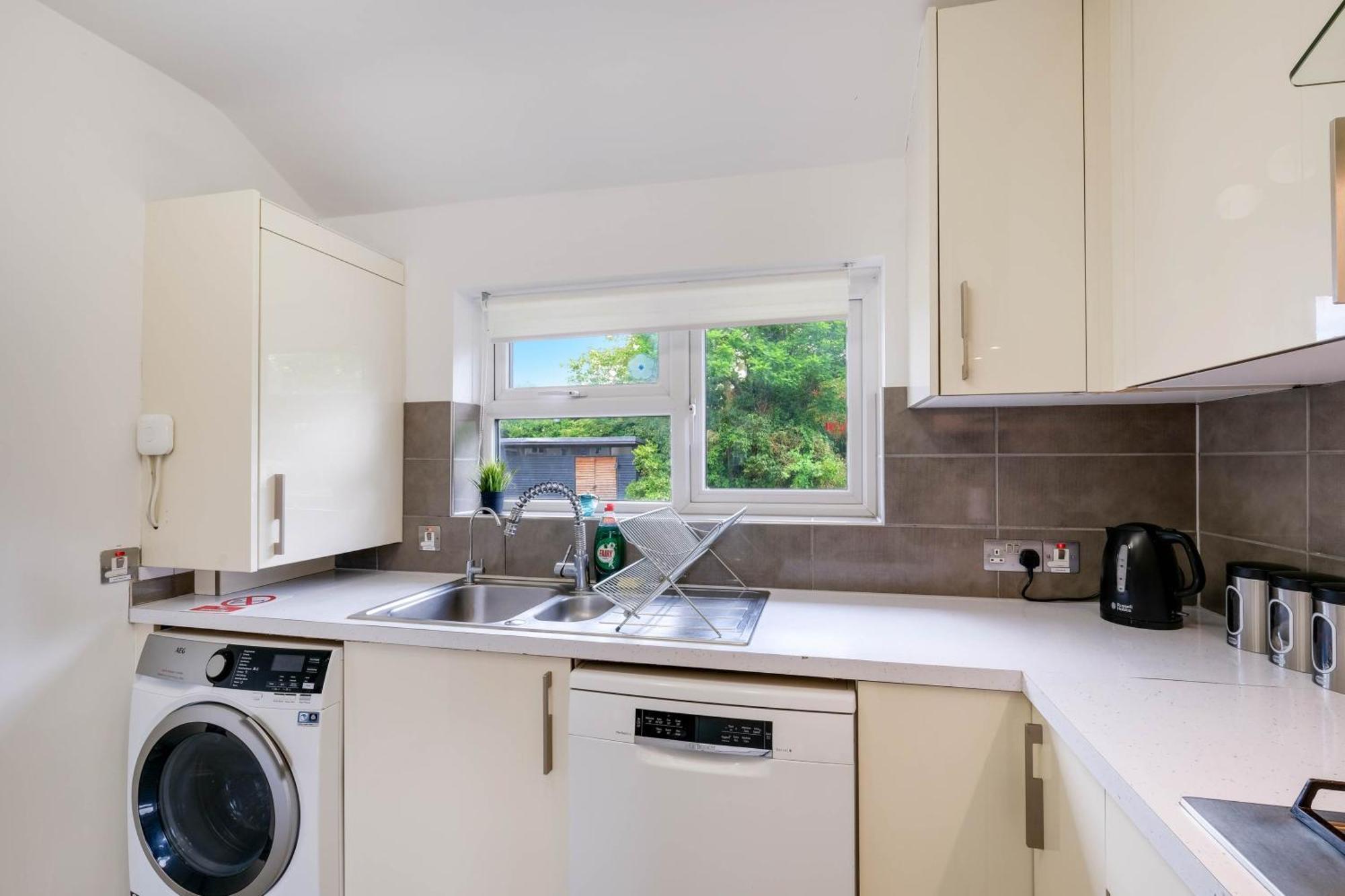 Appartamento Hanwell 2 Bedroom Maisonette By 360stays