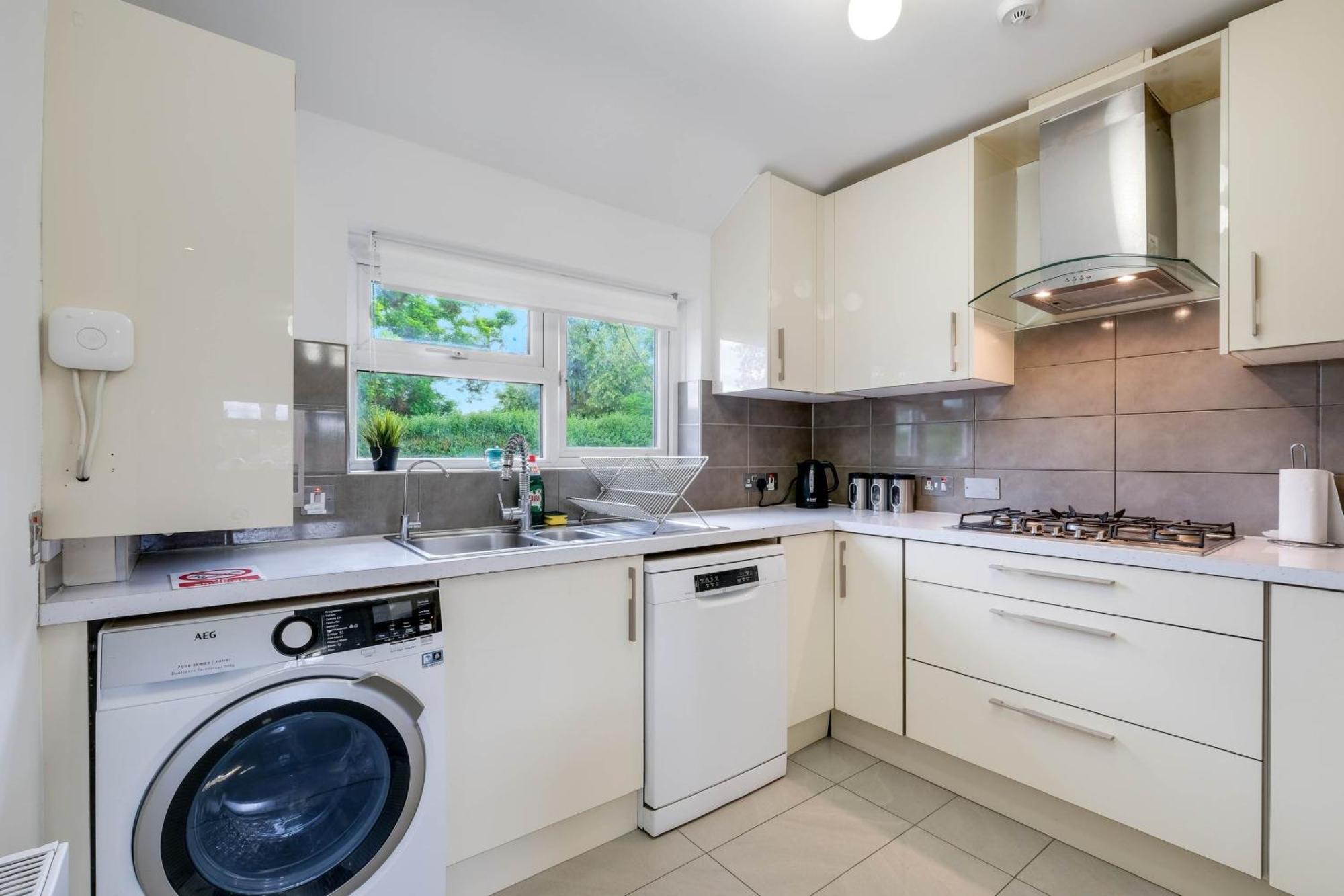 Appartamento Hanwell 2 Bedroom Maisonette By 360stays *
