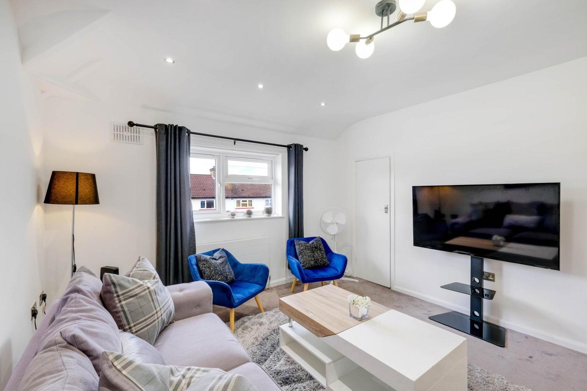 Hanwell 2 Bedroom Maisonette By 360stays Appartamento Londra