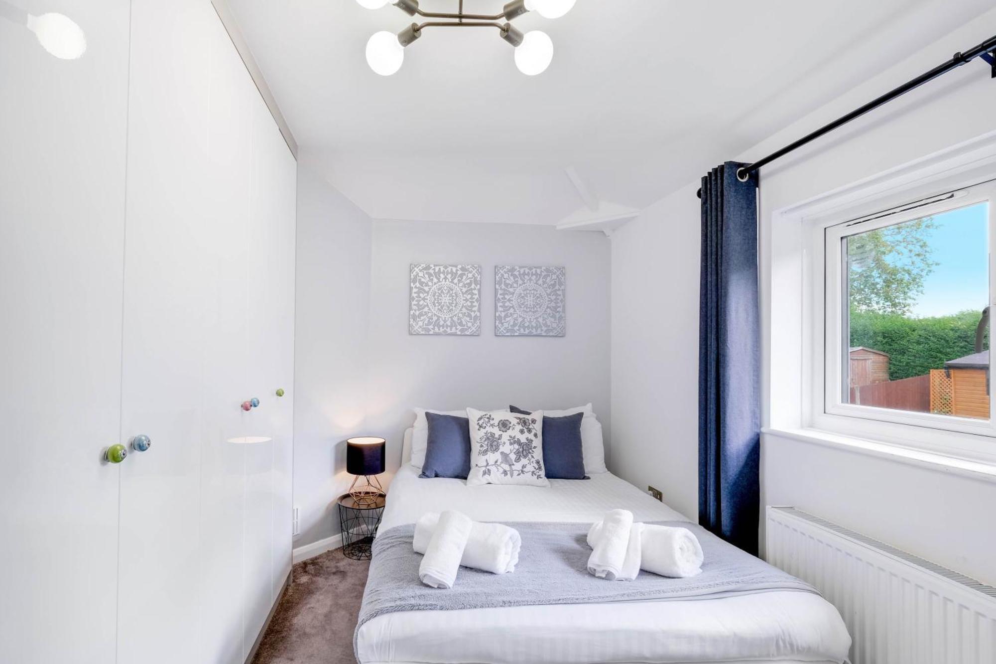 Appartamento Hanwell 2 Bedroom Maisonette By 360stays *