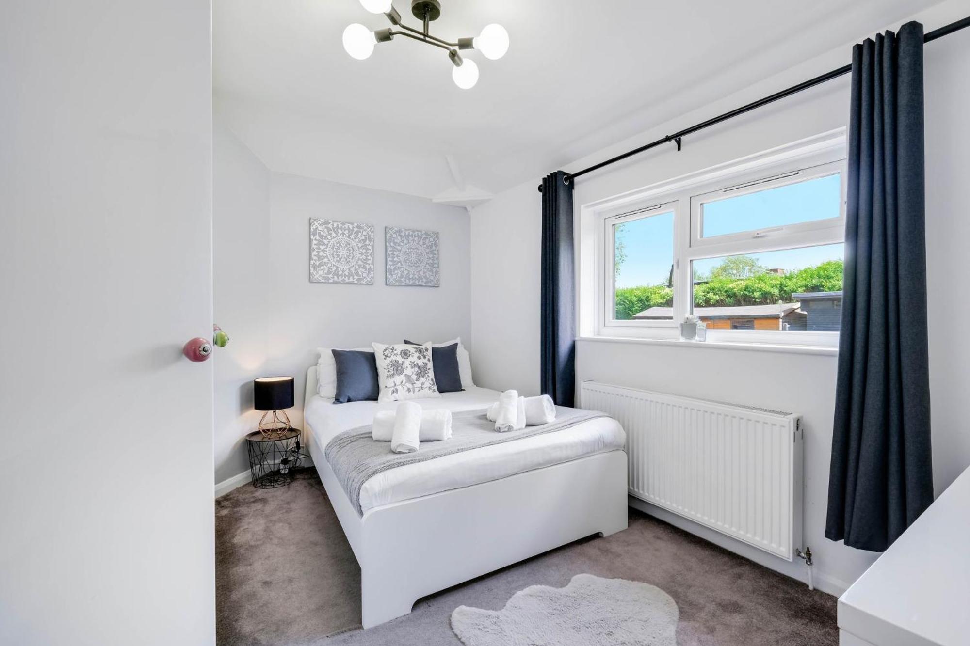 Hanwell 2 Bedroom Maisonette By 360stays Appartamento